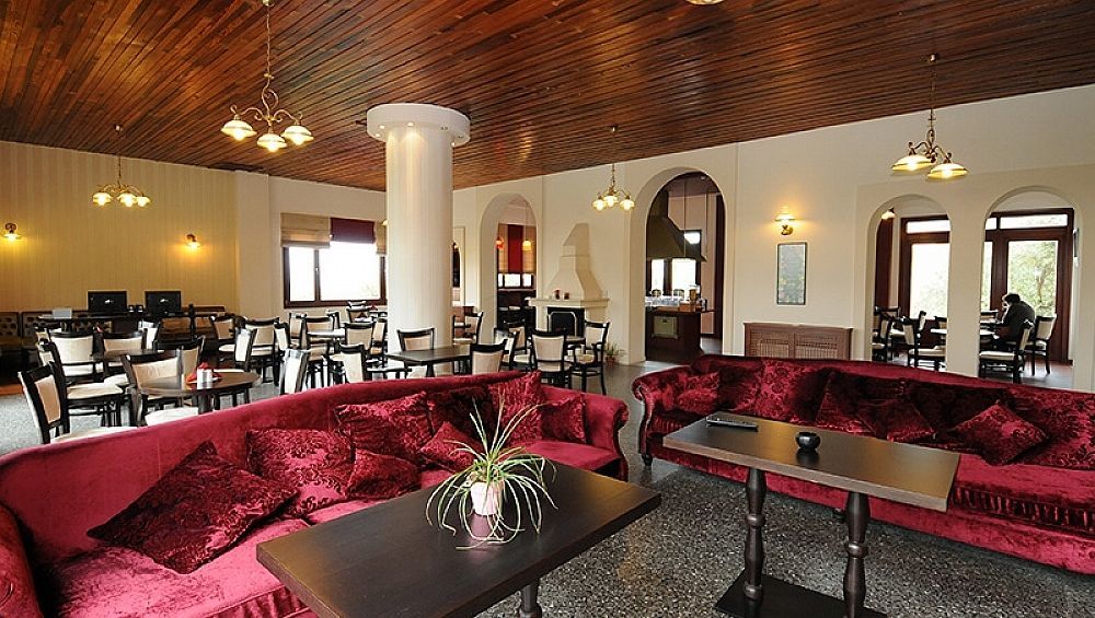 Byzantion Hotel Мистрас Екстериор снимка